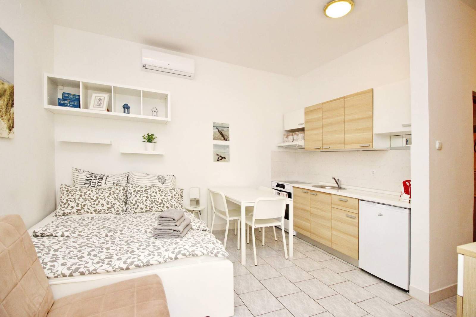 Studio-Apartment Rozman Beach – strandnah, mit Terrasse