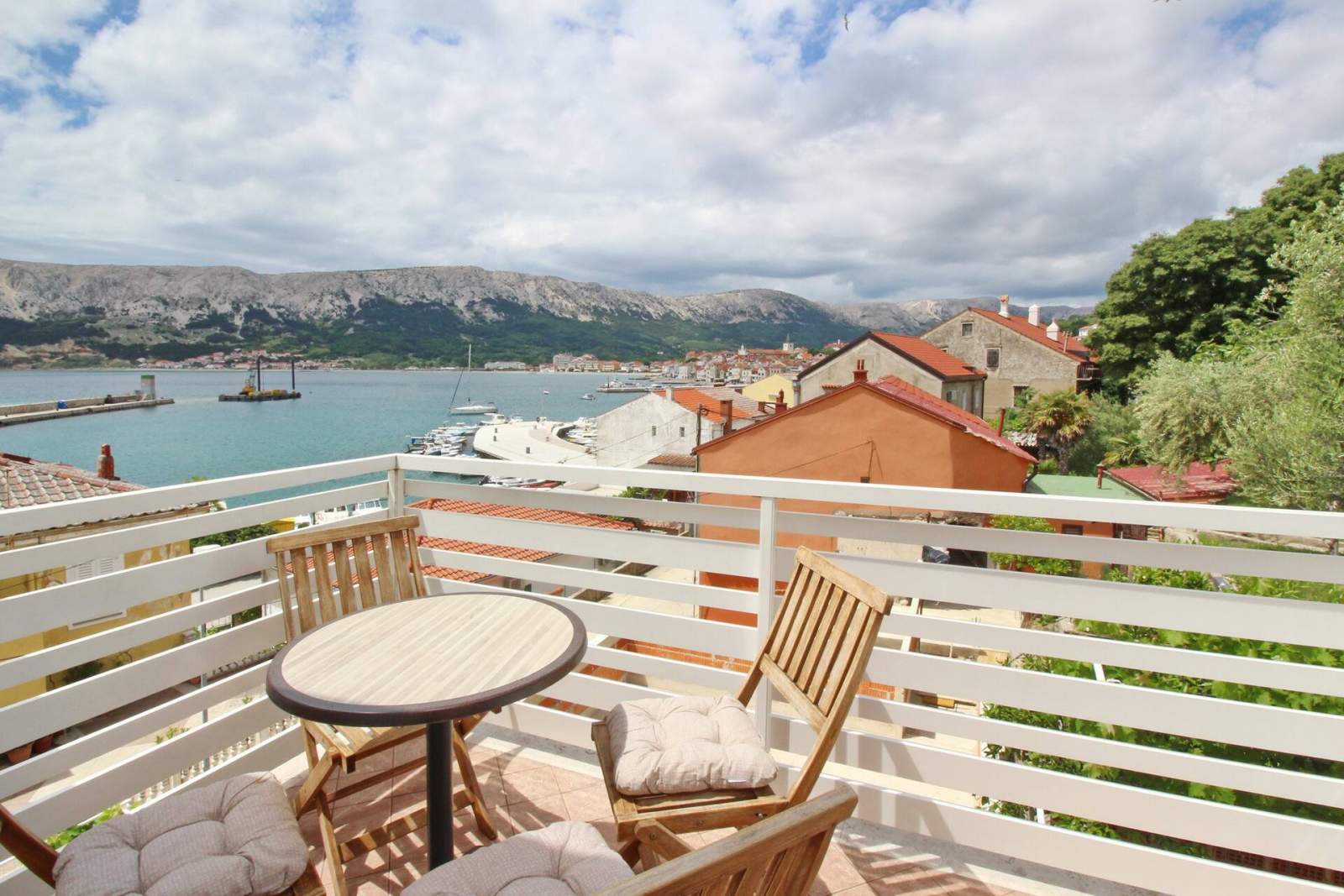 Apartment Čubranić S. Bs – im Hafen, nahe dem Meer