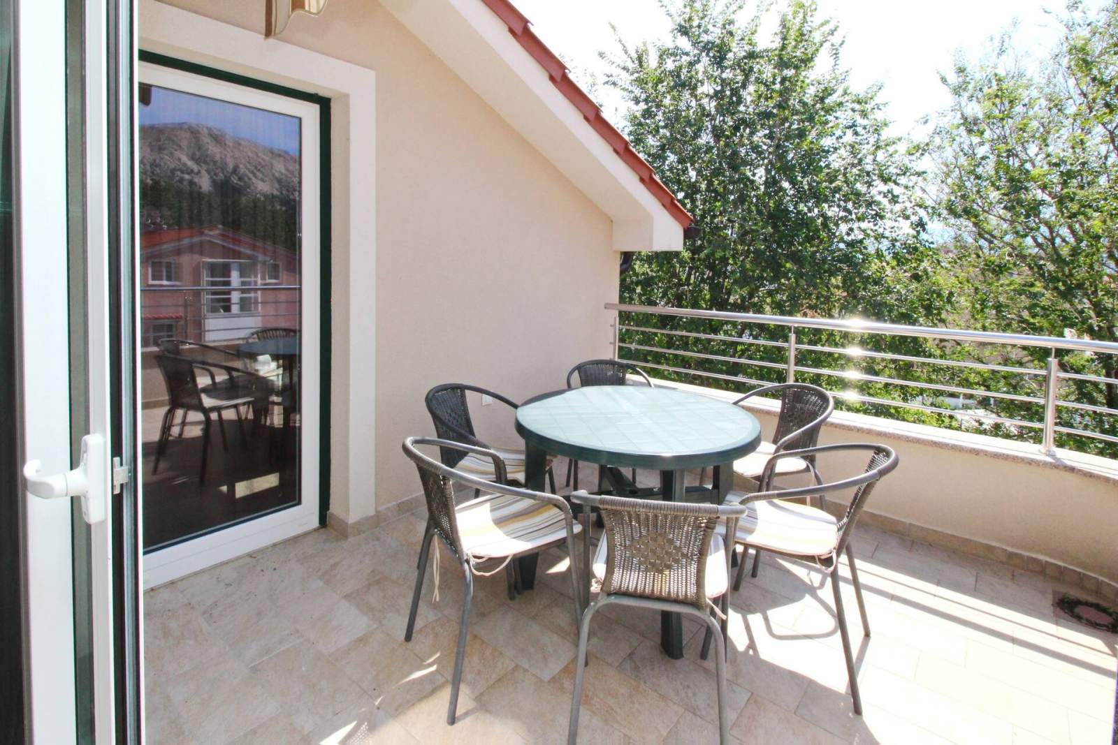 Apartment Smojver Nr. 6 – komfortabel, mit Balkon