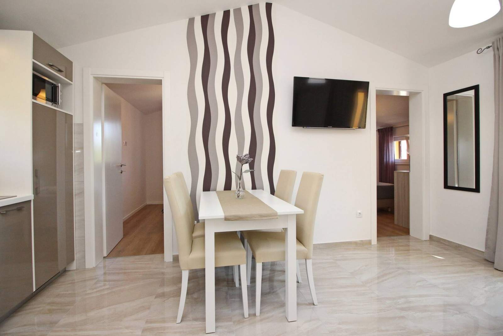 Charmantes Apartment Sunshine Nr.5 – mit Balkon, 300 m vom Strand entfernt