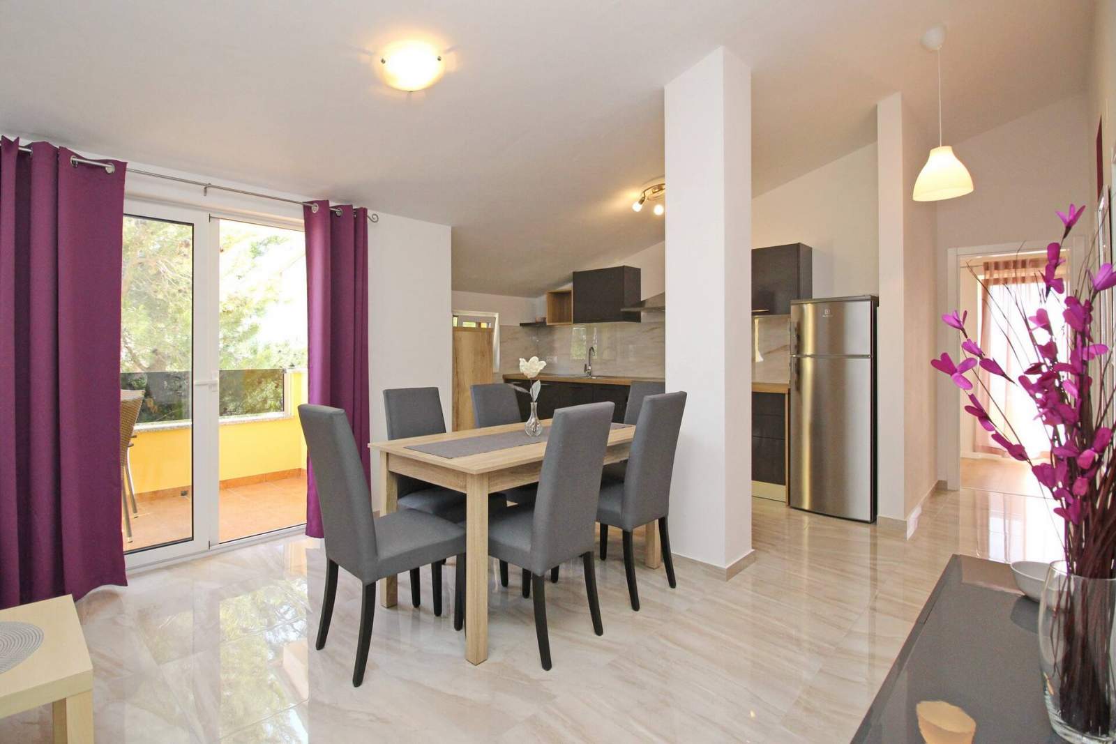 Charmantes Apartment Sunshine Nr.6 - mit Balkon, 300 m vom Strand entfernt