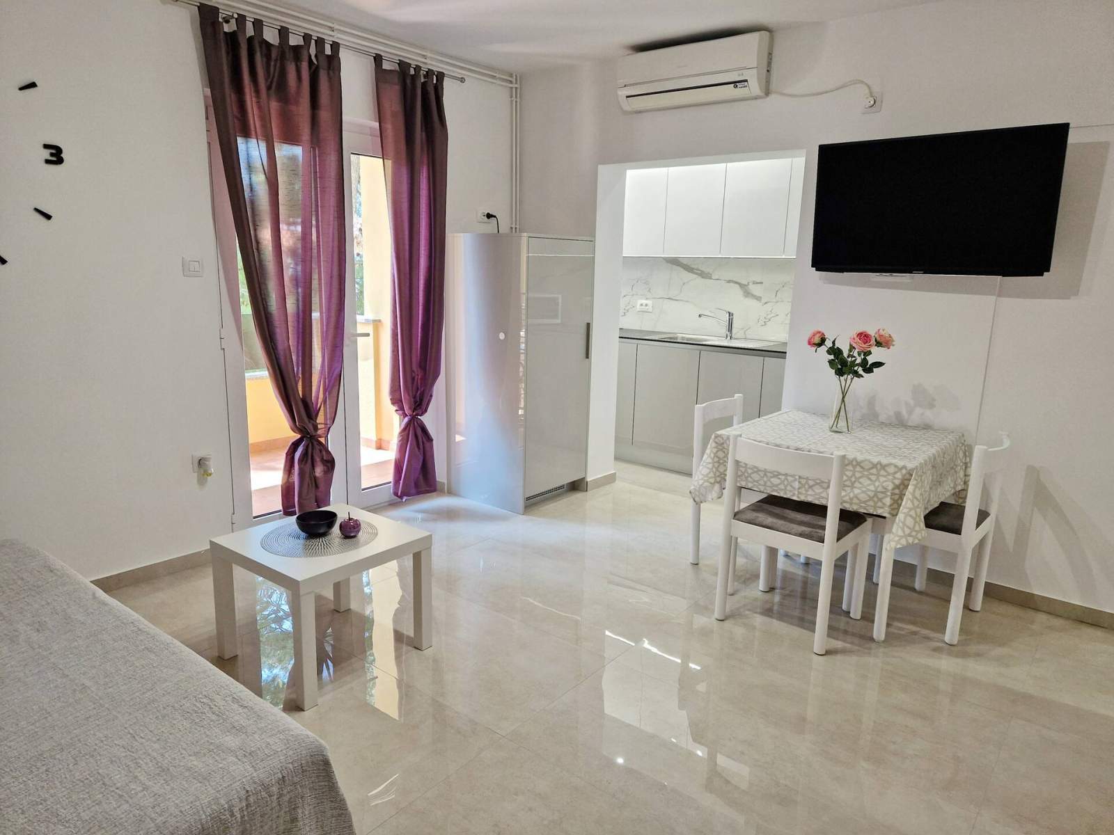 Charmantes Wohnung Sunshine BS - mit Balkon, 300 m vom Strand entfernt