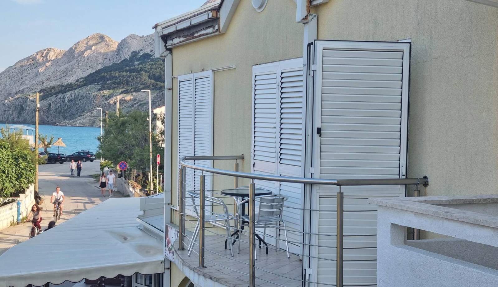 Apartment Vlahinja - mit Balkon, 100 m vom Strand entfernt
