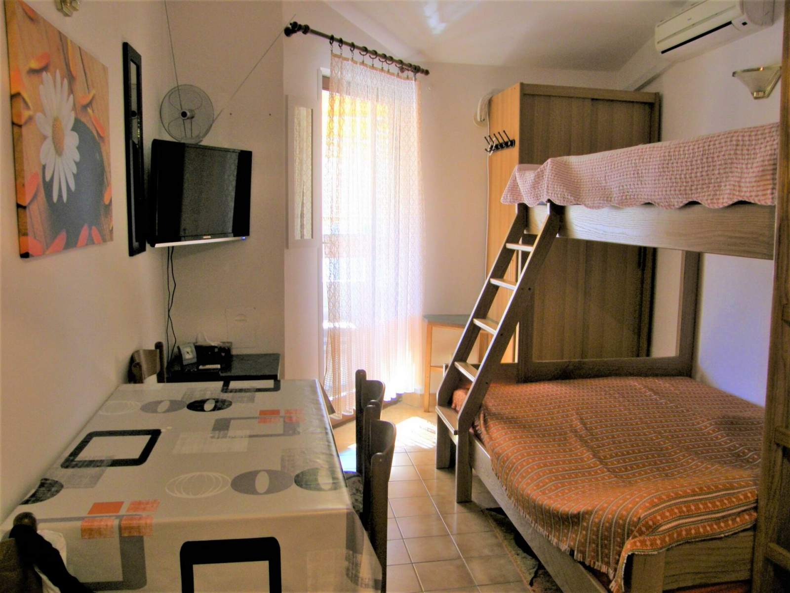 Studio Vranic – mit Balkon, 450 m vom Strand entfernt