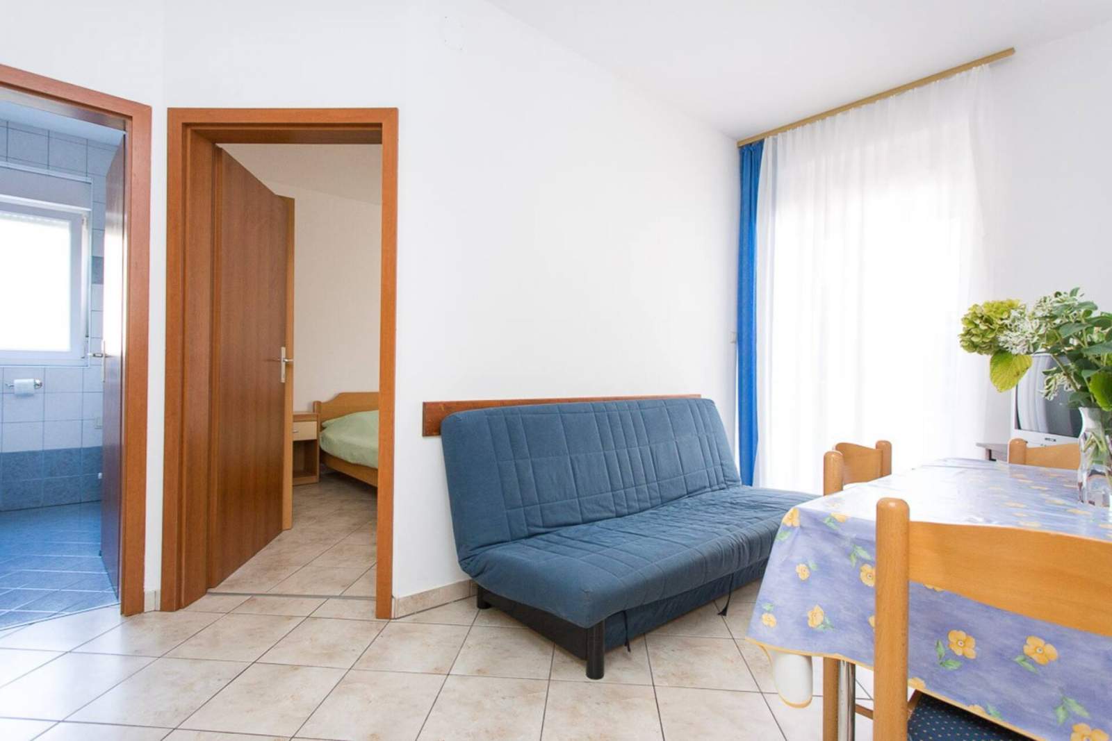 Apartment Mrakovcic Nr. 1 - mit Terrasse, 350 m vom Strand entfernt