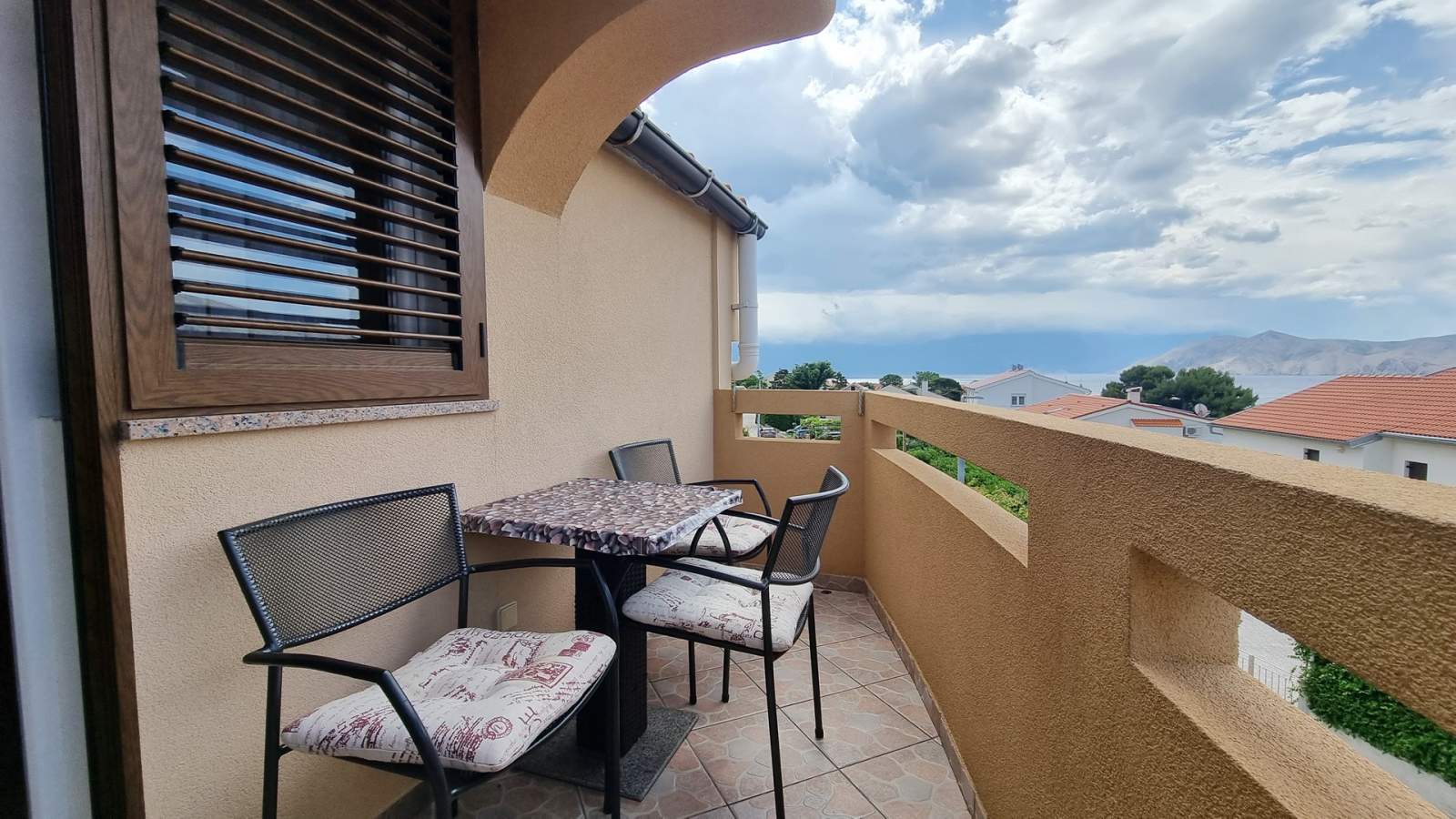 Apartment Dean – mit Balkon und Meerblick