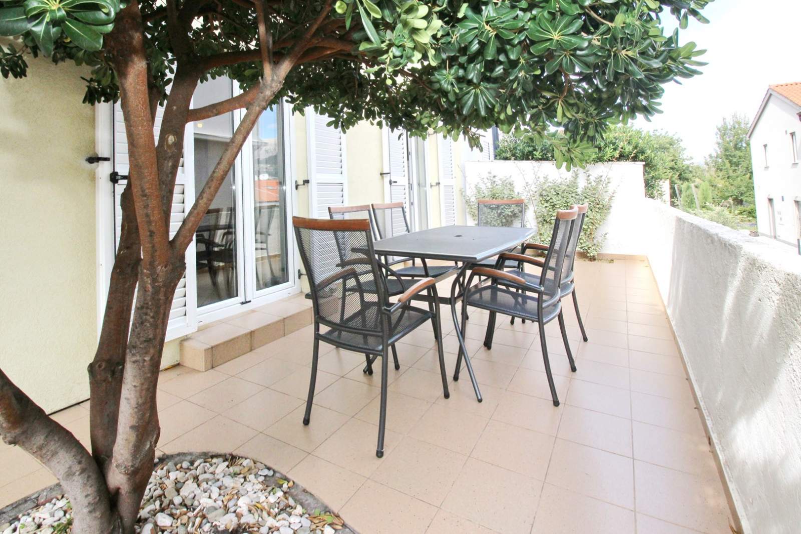Apartment Limun 1 – mit Terrasse, 350 m vom Strand entfernt
