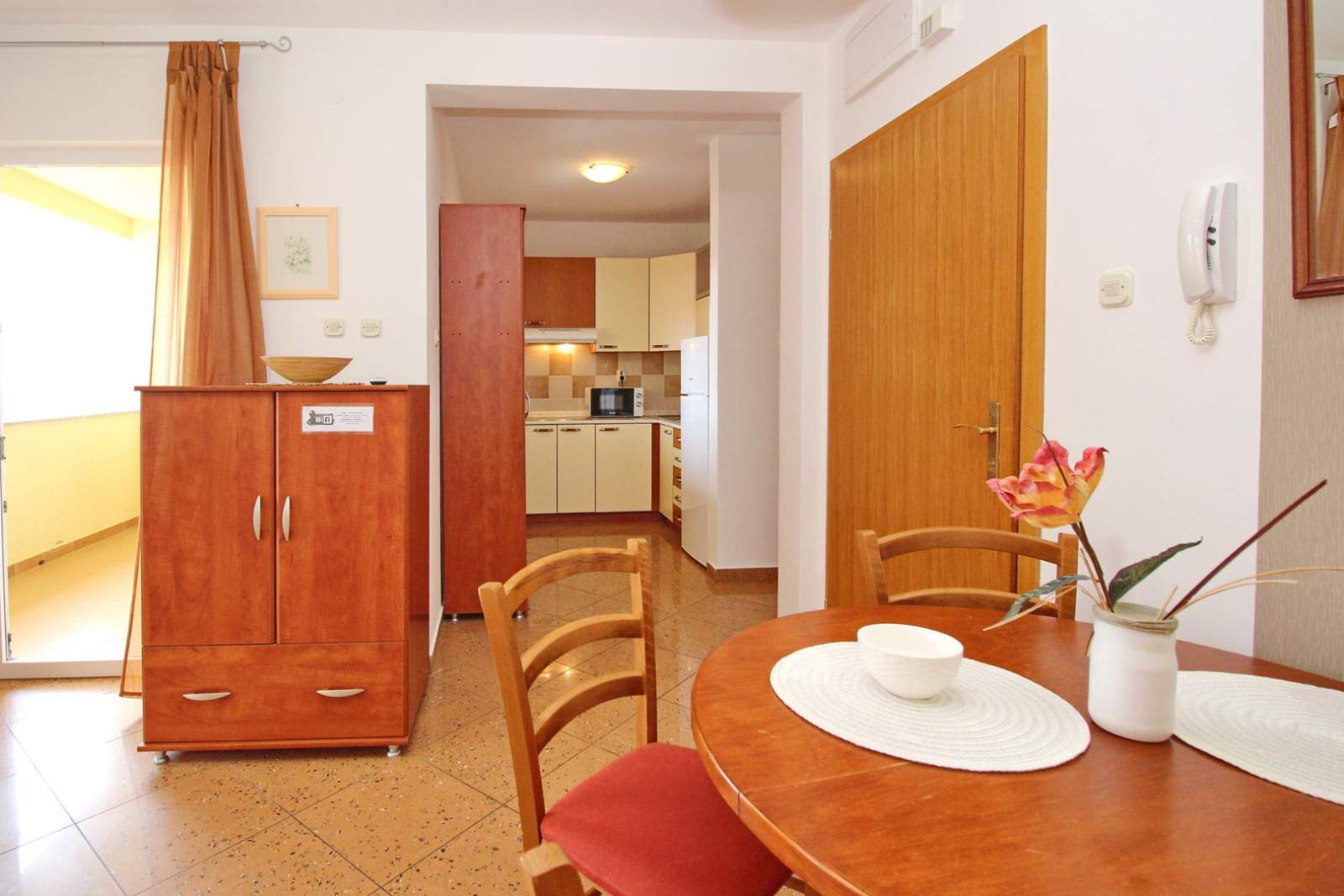Apartment Limun 3 – mit Balkon, 350 m vom Strand entfernt