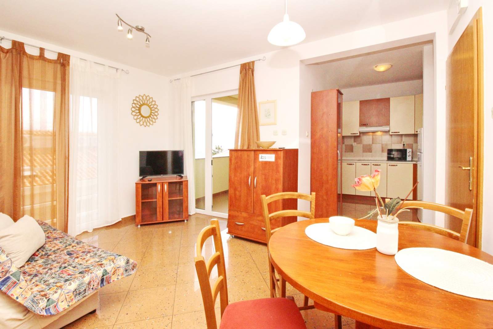 Apartment Limun 3 – mit Balkon, 350 m vom Strand entfernt