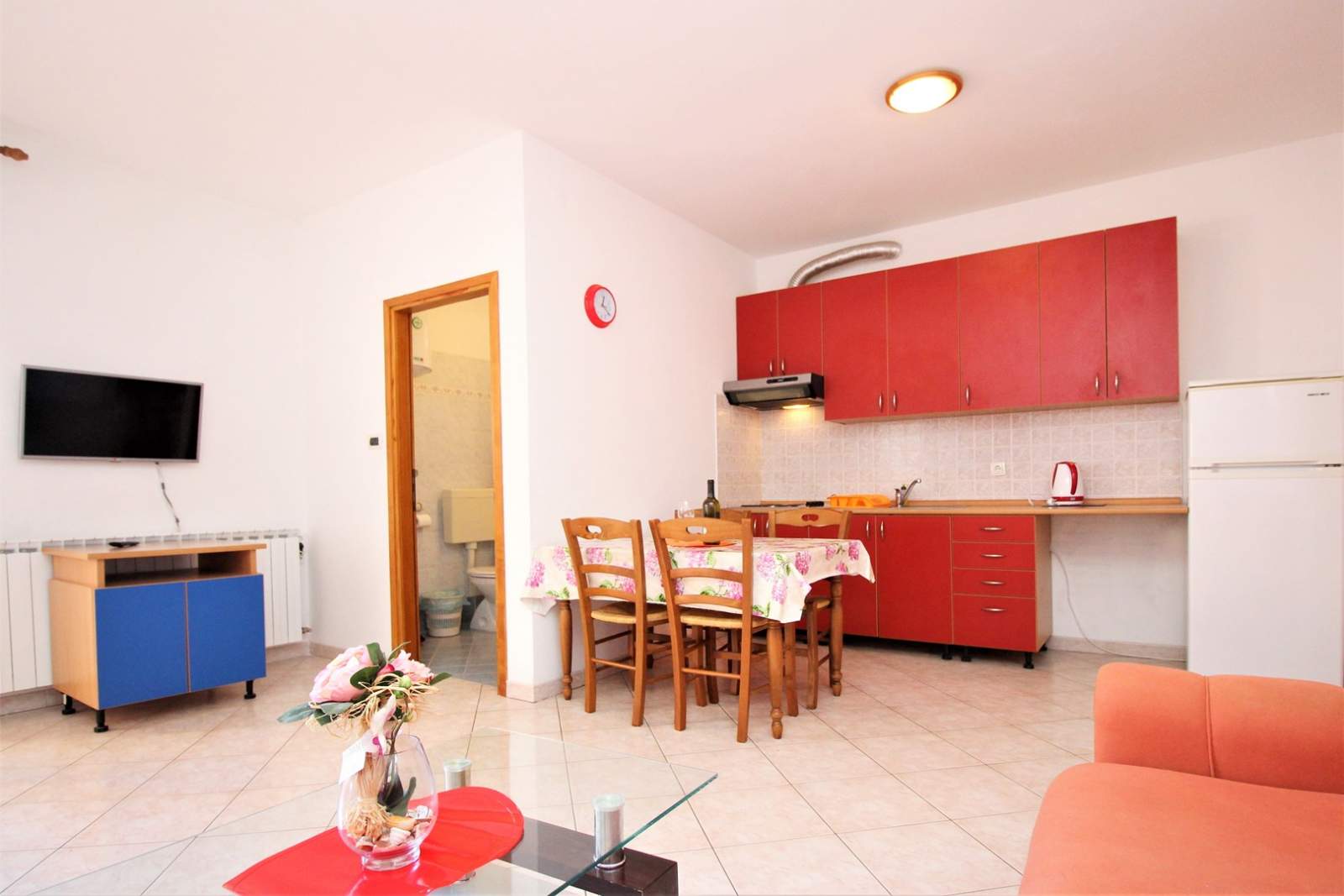 Apartment Lucijana Nr. 2 – mit Balkon, 150 m vom Strand entfernt