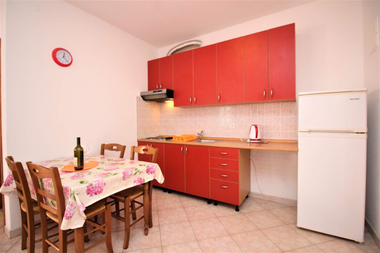 Apartment Lucijana Nr. 2 – mit Balkon, 150 m vom Strand entfernt