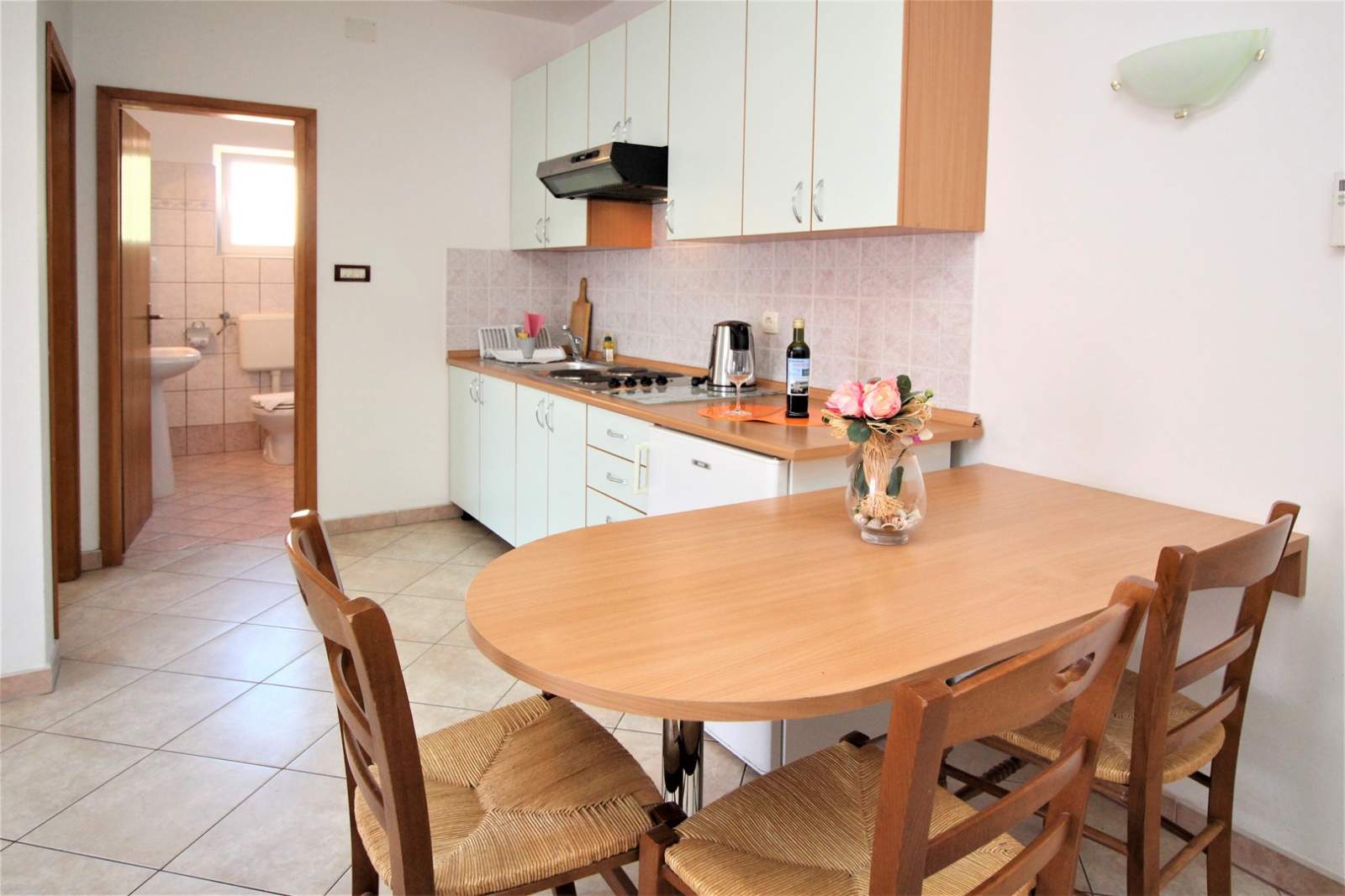 Apartment Lucijana Nr. 6 – mit Balkon, 150 m vom Strand entfernt