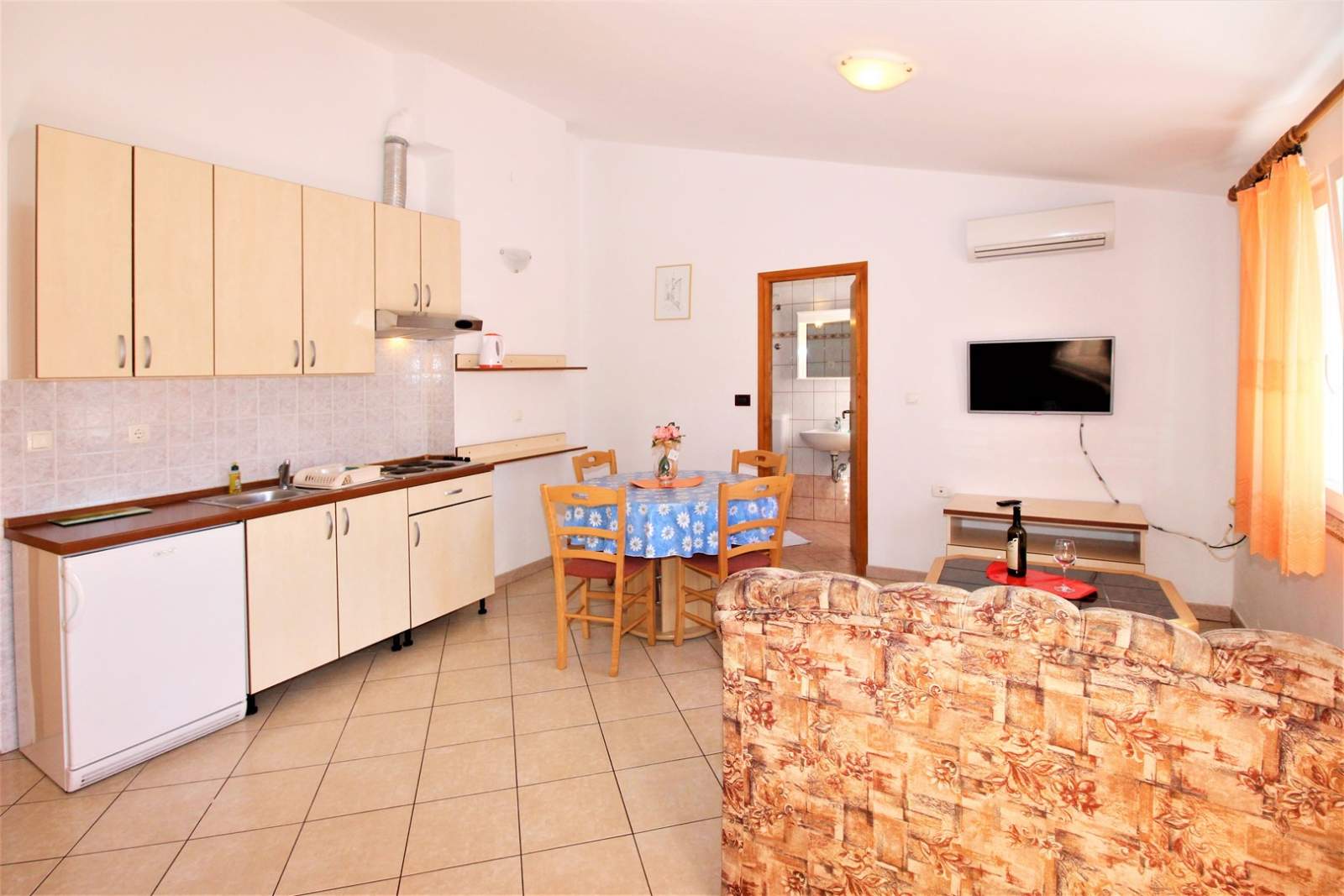 Apartment Lucijana No.7 - with Balcony, 150 m from the Beach