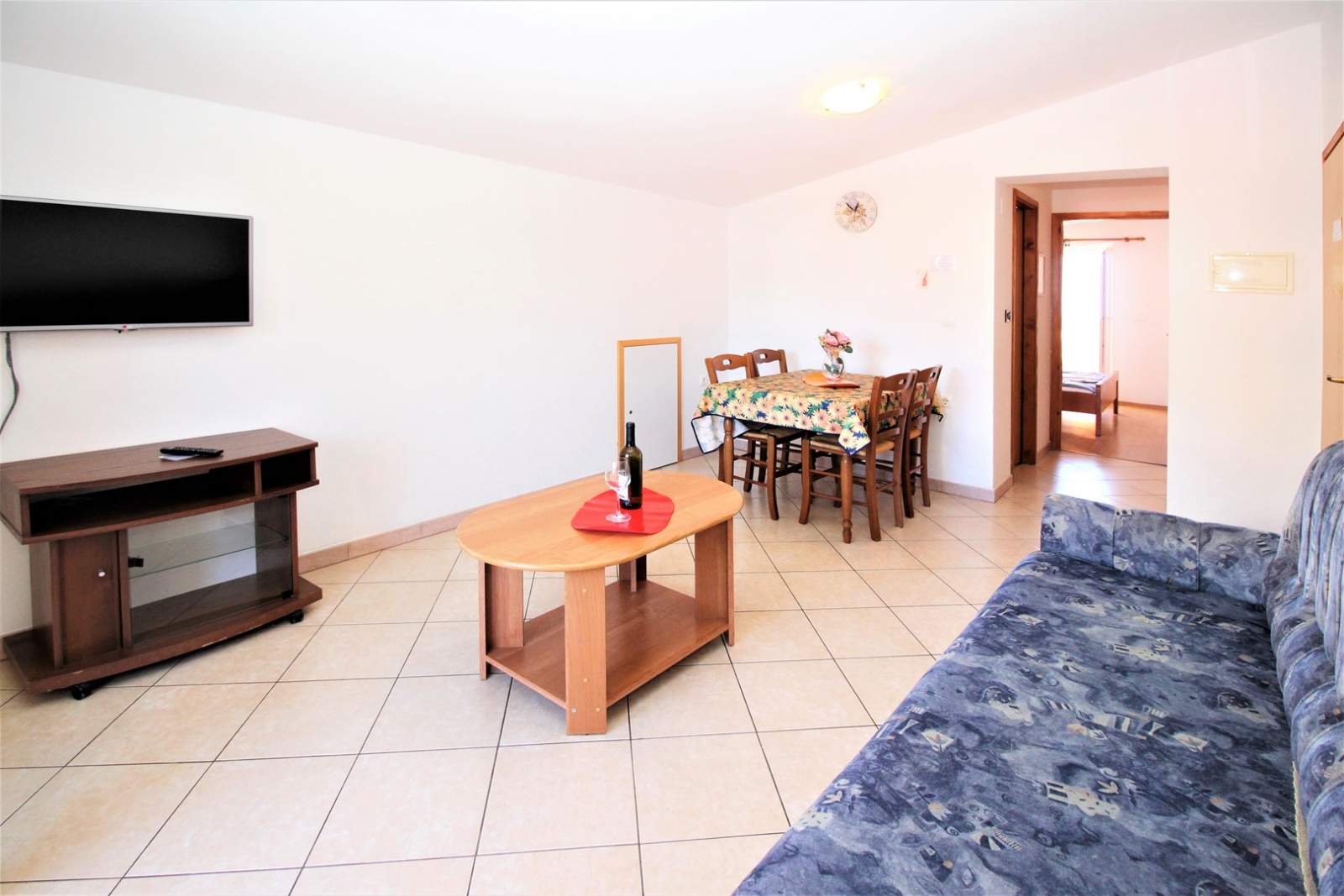 Apartment Lucijana Nr. 8 – mit Balkon, 150 m vom Strand entfernt