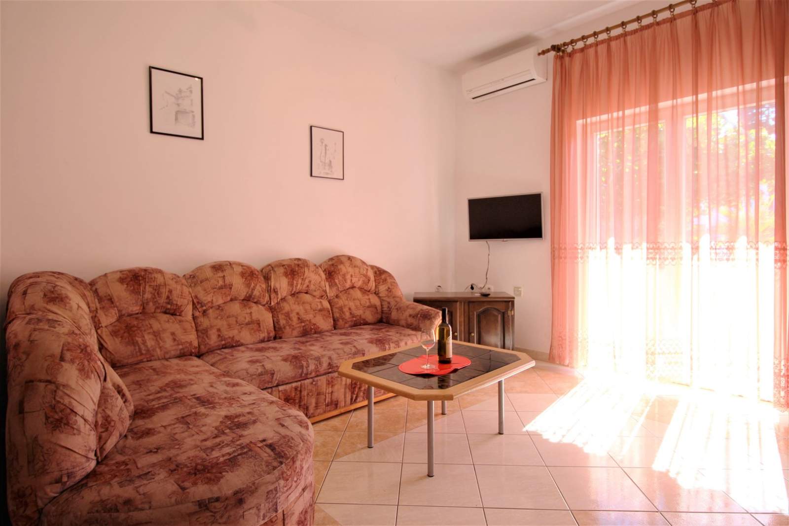 Apartment Lucijana Nr. 9 – mit Balkon, 150 m vom Strand entfernt