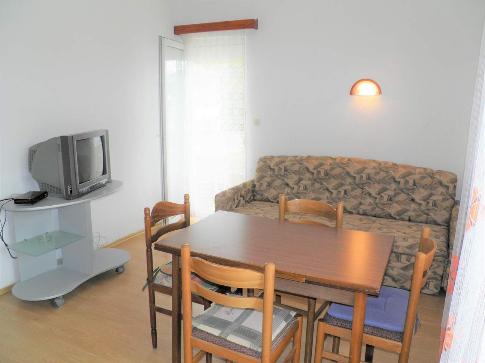 Klassisches Apartment Miljenka Nr. 5 – mit Balkon und Parkplatz