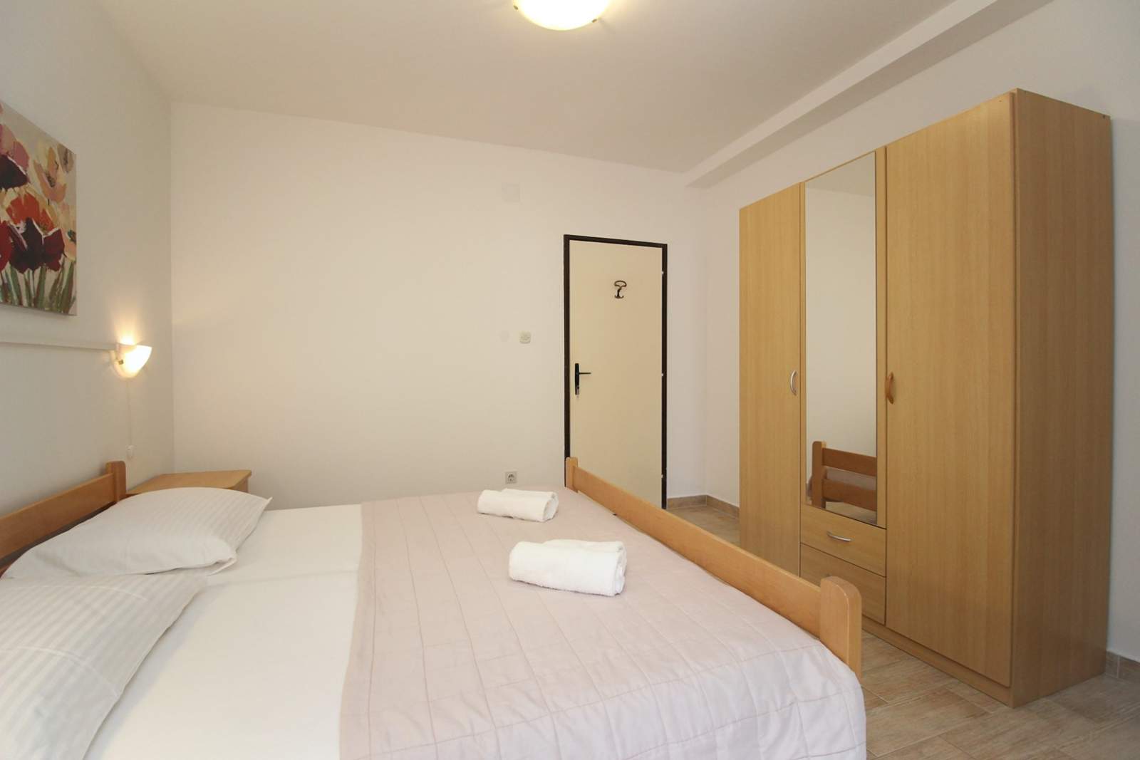 Apartman Petrica br. 2 - s balkonom, smješten u mirnom selu Jurandvor u blizini Baške
