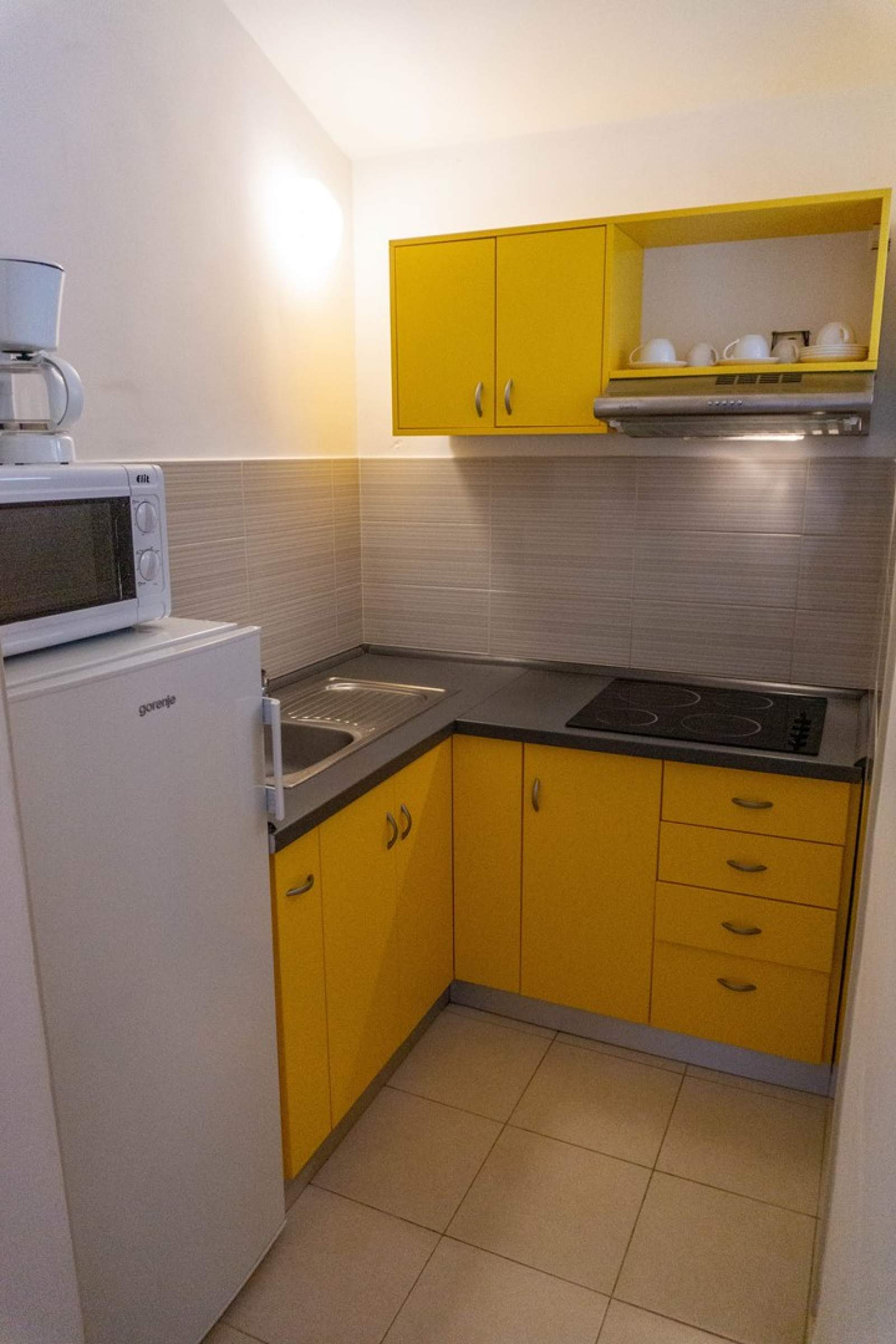 Apartman Petrica br. 3 - s balkonom, smješten u mirnom selu Jurandvor u blizini Baške