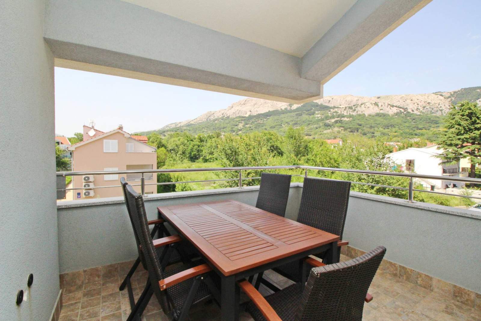 Apartment Osmanovic A4 – mit Balkon und Parkplatz