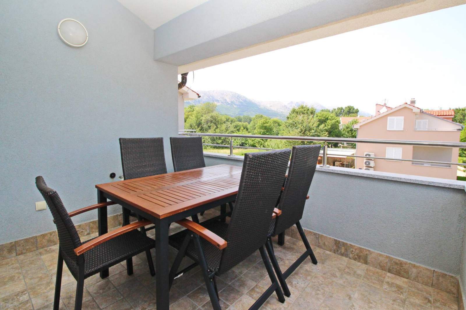 Apartment Osmanovic A4 – mit Balkon und Parkplatz