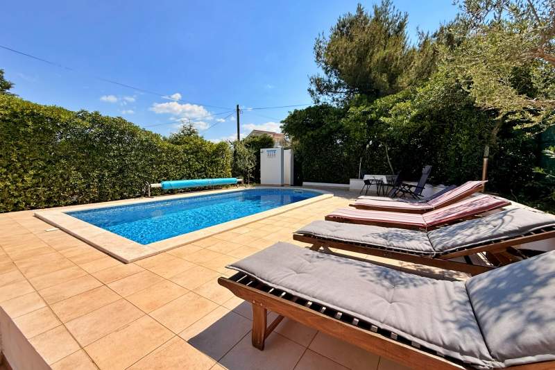 Apartments Zeljko mit Pool